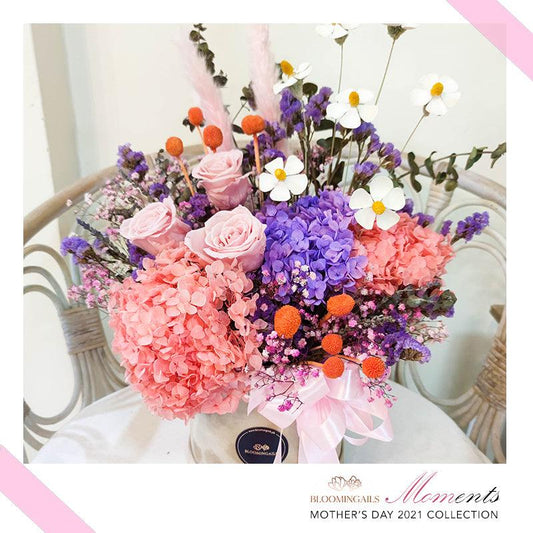Grand Love - MOMents Dried Flowers in Box - Bloomingailsph