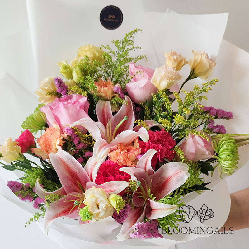 MOMents Florist Choice Pink or Yellow Grand Bouquet - Bloomingailsph