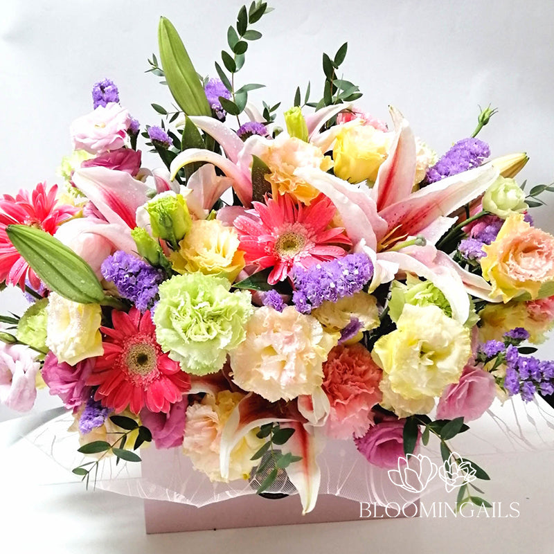 MOMents Florist Choice Love in a Box Classic - Bloomingailsph